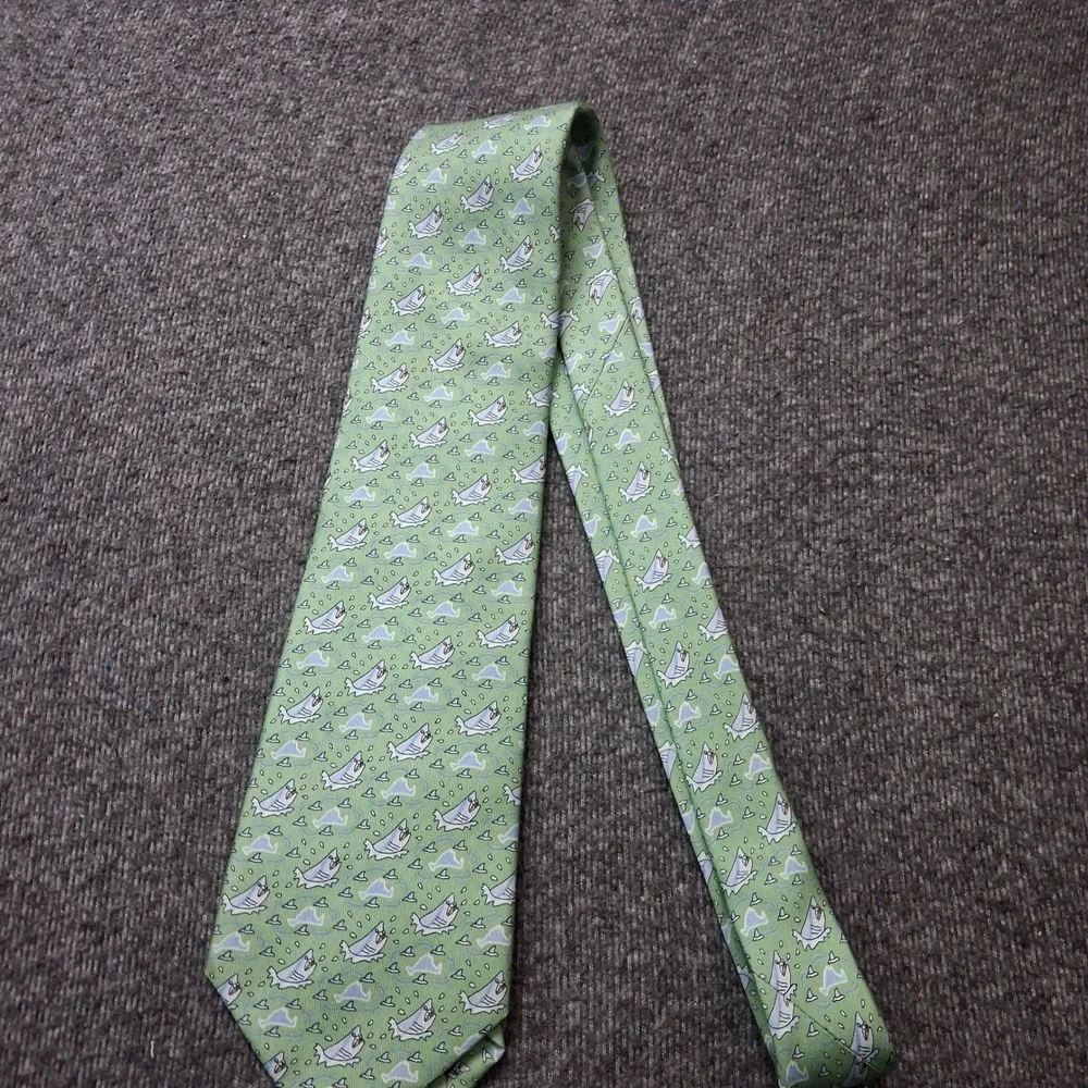 Vineyard Vines Mens Silk Tie Green Shark Boston Big Game Fishing Club Nautical
